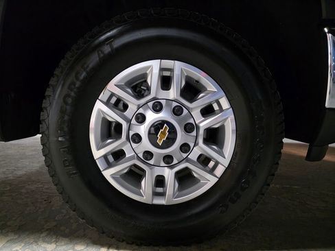 Used 2025 Chevrolet Silverado 2500 LT w/ Convenience Package image 25