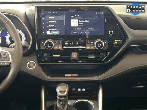Used 2025 Toyota Highlander XSE image 15