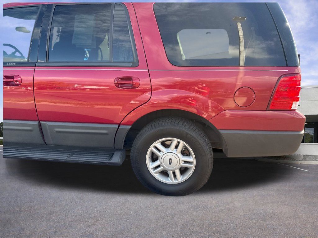 Used 2004 Ford Expedition XLT AWD/4WD image 32