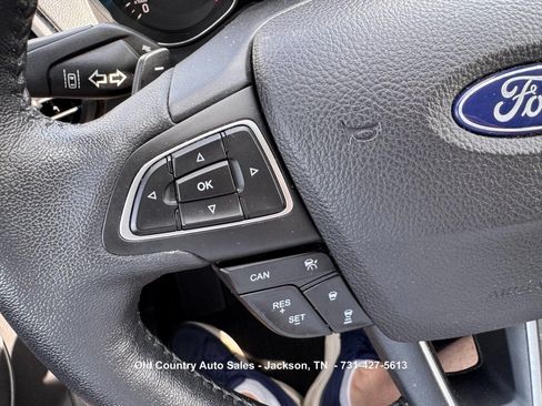 Used 2018 Ford Escape Titanium w/ Ford Safe & Smart Package AWD/4WD image 31