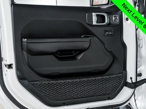 Used 2021 Jeep Gladiator Sport AWD/4WD image 9