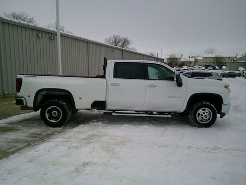 Used 2023 Chevrolet Silverado 3500 LTZ w/ LTZ Convenience Package image 10