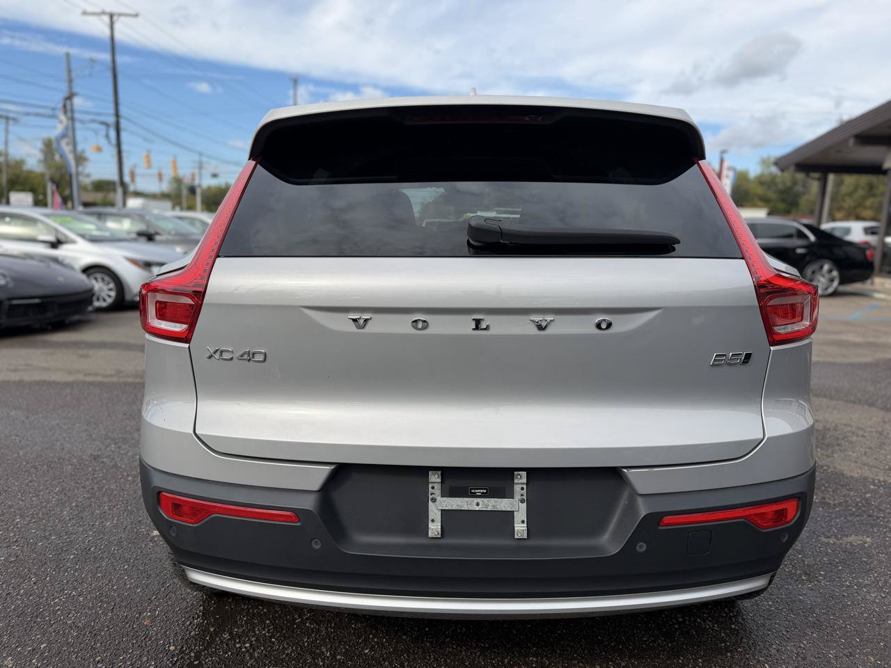 Used 2023 Volvo XC40 B5 Core AWD/4WD image 7