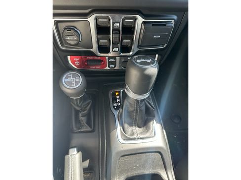 Used 2024 Jeep Wrangler Unlimited Rubicon AWD/4WD image 18