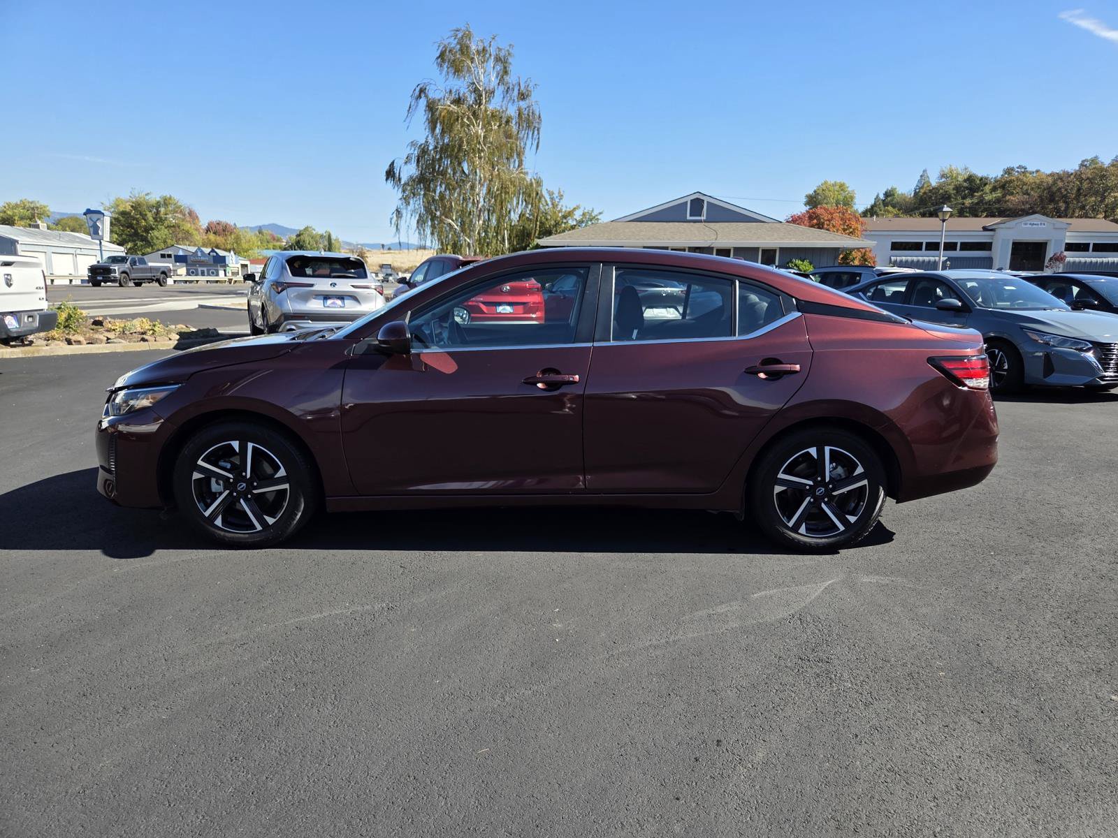 Used 2025 Nissan Sentra SV FWD image 8