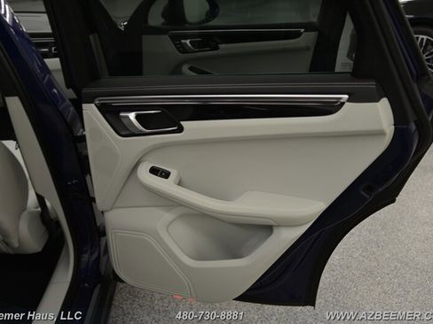 Used 2023 Porsche Macan image 38