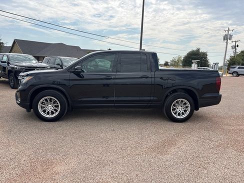 Used 2021 Honda Ridgeline Black Edition image 2