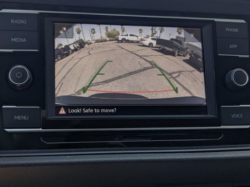 Used 2024 Volkswagen Jetta SE FWD image 11