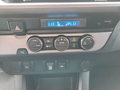 Used 2021 Toyota Tacoma SR5 image 12