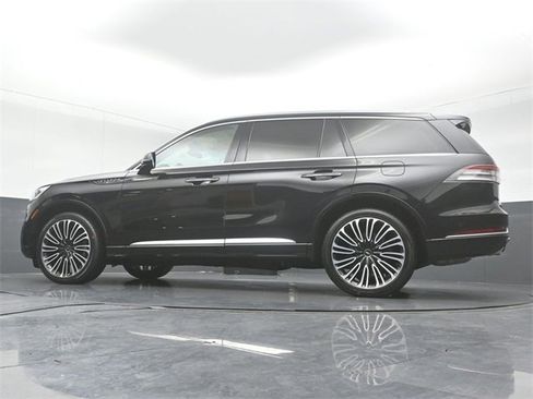 Certified 2023 Lincoln Aviator Black Label image 40