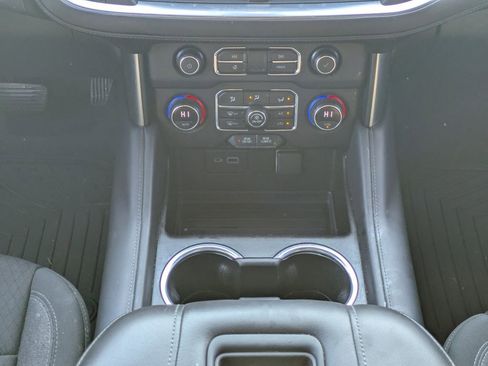 Used 2021 Chevrolet Suburban LS image 18