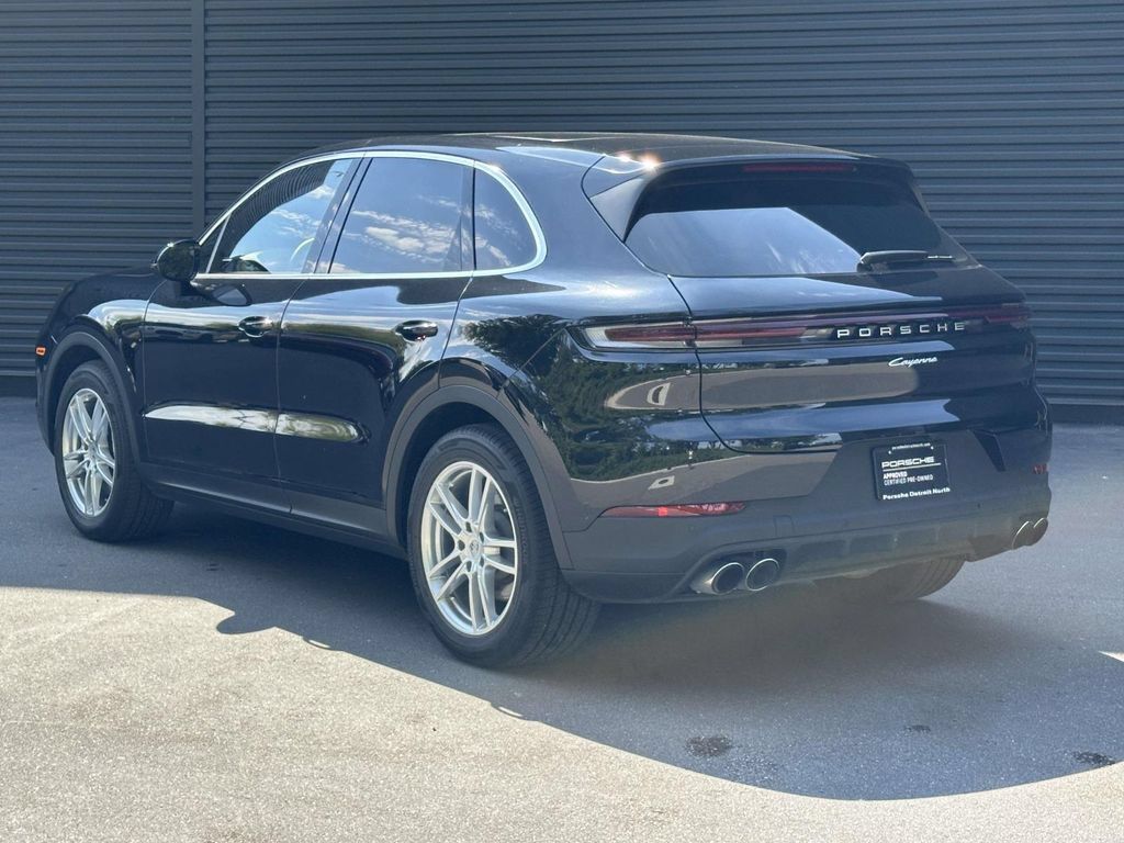 Certified 2026 Porsche Cayenne AWD/4WD image 3