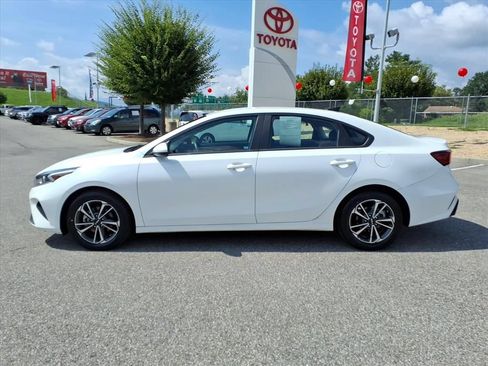 Used 2024 Kia Forte LXS FWD image 8