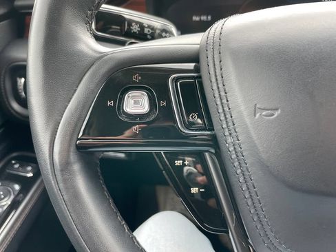 Used 2023 Lincoln Aviator Reserve AWD/4WD image 25