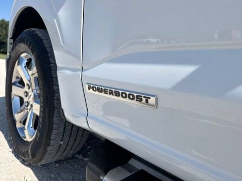 Used 2022 Ford F150 Lariat w/ Equipment Group 502A High RWD image 11