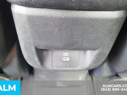 Used 2024 Nissan Versa SV FWD image 21
