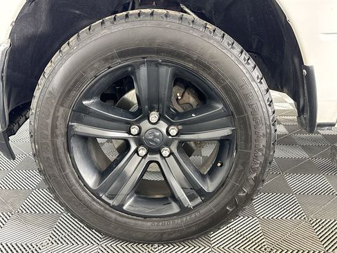 Used 2019 RAM 1500 Classic SLT image 36