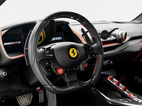 Used 2022 Ferrari 812 GTS RWD image 23