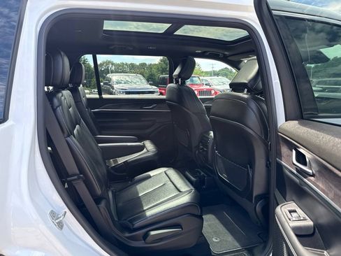Certified 2025 Jeep Grand Cherokee L Limited AWD/4WD image 28