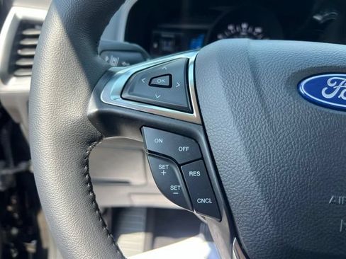 Certified 2024 Ford Edge SEL w/ Convenience Package AWD/4WD image 8
