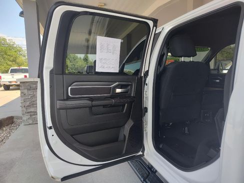 Used 2025 RAM 2500 Big Horn AWD/4WD image 7