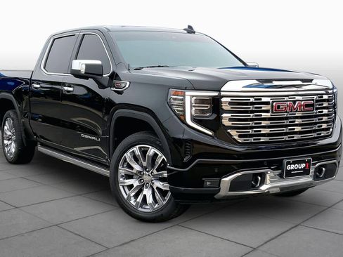 Used 2023 GMC Sierra 1500 Denali w/ Denali Reserve Package AWD/4WD image 3