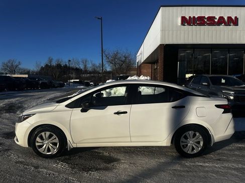 Used 2020 Nissan Versa S image 10
