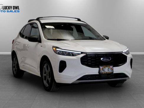 Used 2024 Ford Escape ST-Line w/ Tech Pack #1 FWD image 3
