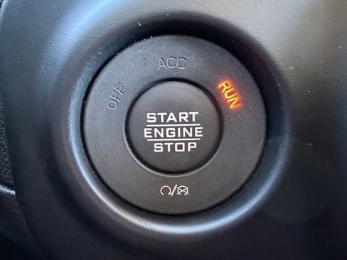 Used 2023 Jeep Wrangler Unlimited Sahara w/ Cold Weather Group AWD/4WD image 24