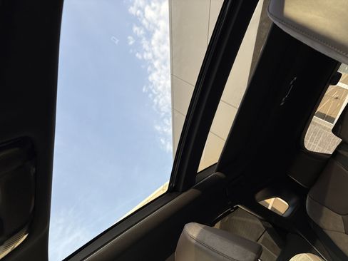 Used 2025 Lexus RX 350 w/ Convenience Package image 28