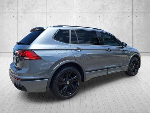 Used 2023 Volkswagen Tiguan SE R-Line FWD image 5
