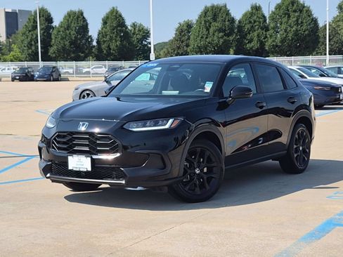 Used 2025 Honda HR-V Sport image 2