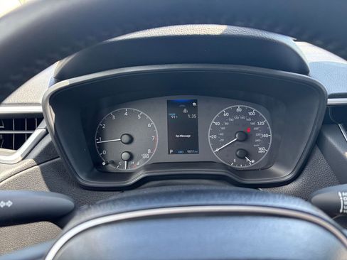 Used 2025 Toyota Corolla Cross LE image 40