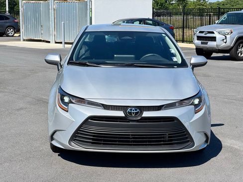 Used 2025 Toyota Corolla LE FWD image 6