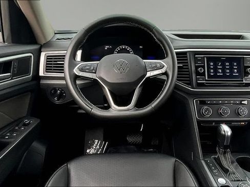 Used 2023 Volkswagen Atlas SE AWD/4WD image 8