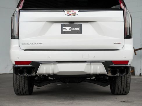 Used 2023 Cadillac Escalade V AWD/4WD image 16