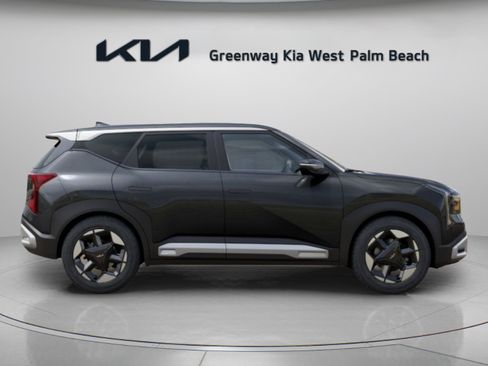 New 2027 Kia Seltos S FWD image 8