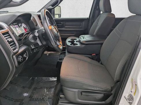 Used 2024 RAM 2500 Tradesman w/ Chrome Appearance Group AWD/4WD image 15
