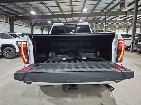 Used 2024 GMC Sierra 2500 AT4 w/ AT4 Preferred Package image 26