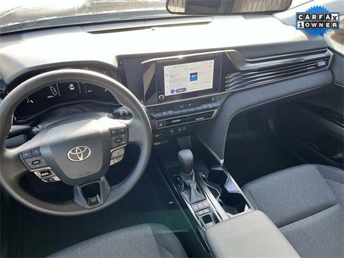 Used 2025 Toyota Camry XLE image 13
