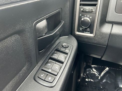 Used 2016 RAM 1500 ST w/ SXT Appearance Group image 15