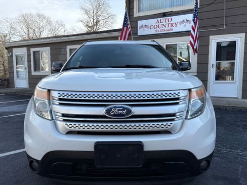 Used 2012 Ford Explorer XLT image 2
