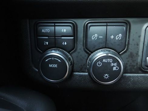 Used 2023 Chevrolet Tahoe LT w/ LT Signature Package image 33