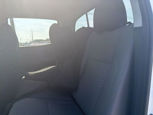 Used 2022 Toyota Tacoma SR image 9
