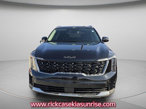 Used 2024 Kia Sorento S w/ Panoramic Sunroof Package FWD image 3