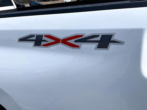 Used 2025 Chevrolet Silverado 2500 LT w/ Convenience Package image 25