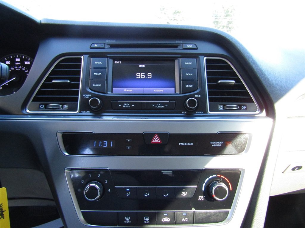 Used 2015 Hyundai Sonata SE w/ Option Group 09 FWD image 23