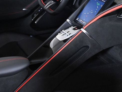 Used 2026 Ferrari Roma Spider RWD image 22