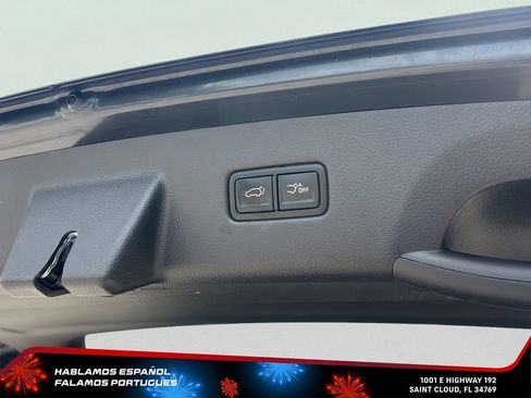 Used 2024 Kia Carnival EX FWD image 32