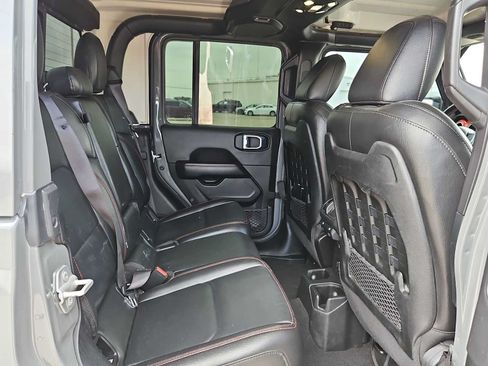 Used 2021 Jeep Gladiator Rubicon AWD/4WD image 17
